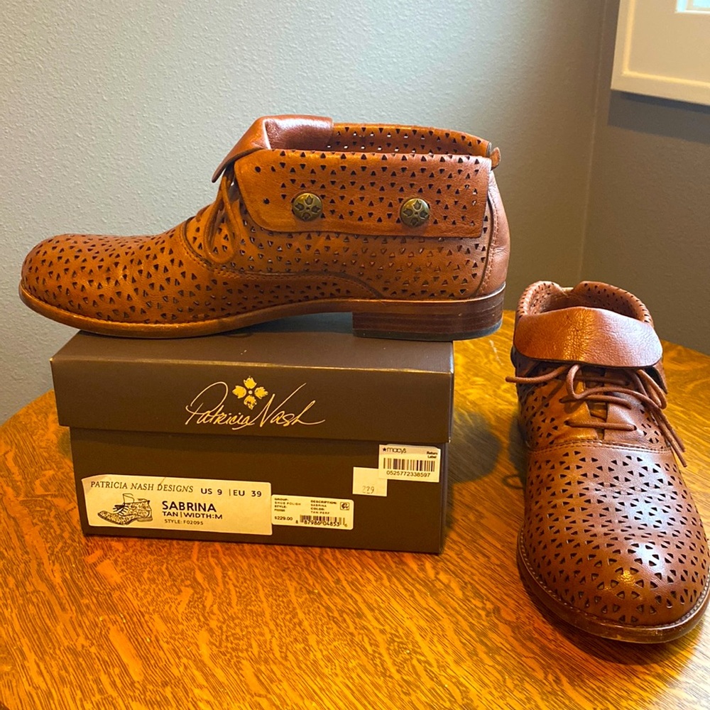 Patricia Nash Sz 9 Booties